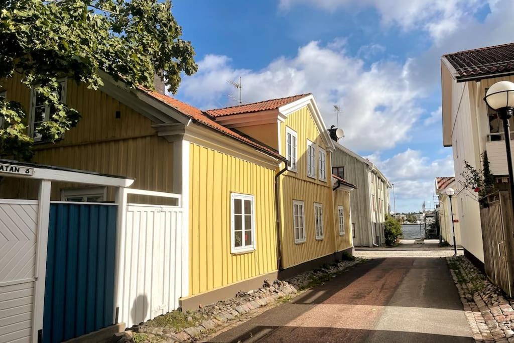 Central Laegenhet I 1700-Talshus Västervik Exterior foto