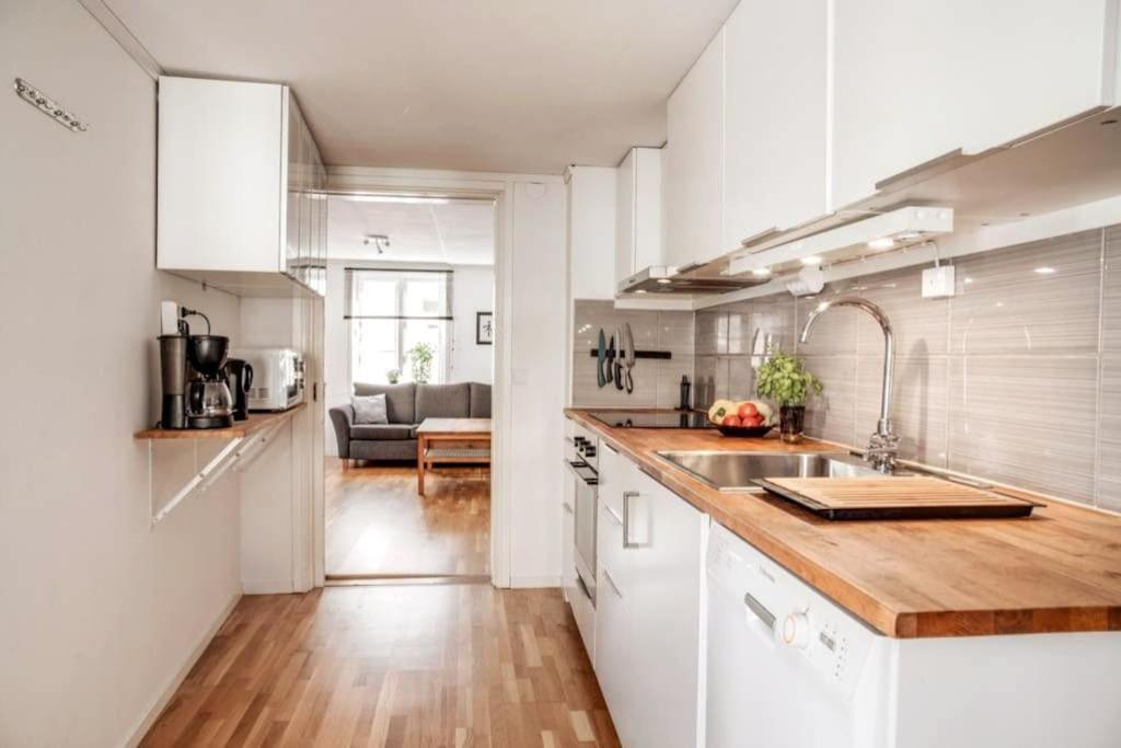 Central Laegenhet I 1700-Talshus Västervik Exterior foto