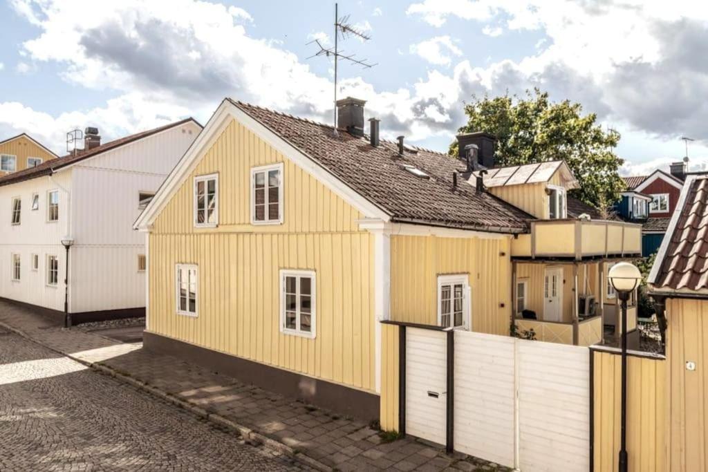 Central Laegenhet I 1700-Talshus Västervik Exterior foto