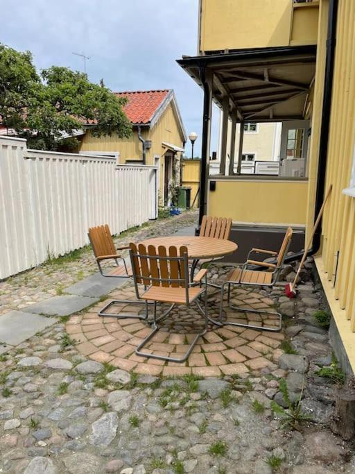 Central Laegenhet I 1700-Talshus Västervik Exterior foto